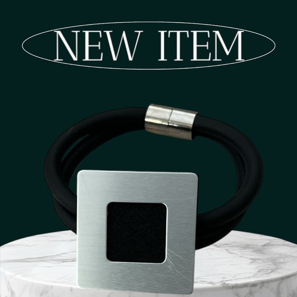 Black and Silver Magnetic Bracelet - Picture 2 of 2